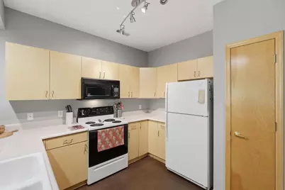 1140 E Dayton Street #203, Madison, WI 53703 - Photo 8