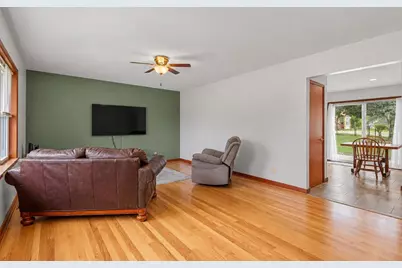 422 E Howard Street, Portage, WI 53901 - Photo 2