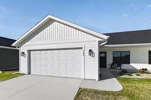 968 Bell Cir, Arlington, WI 53911 - Photo 2