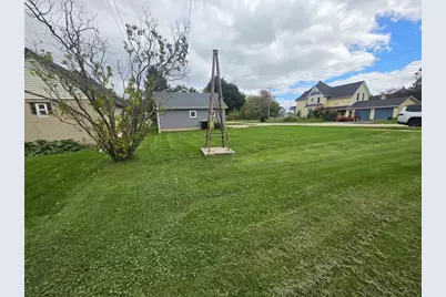 642 S Madison Street, Waupun, WI 53963 - Photo 2
