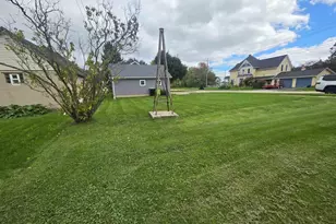 642 S Madison St, Waupun, WI 53963 - Photo 2