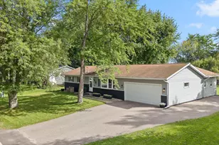 521 Dennis Dr, DeForest, WI 53532 - Photo 1