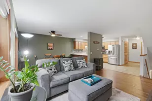 315 Vorndran Dr, Belleville, WI 53508 - Photo 6