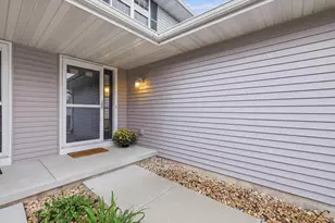 315 Vorndran Dr, Belleville, WI 53508 - Photo 2