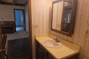 302 Maple Ave, Clinton, WI 53525 - Photo 16
