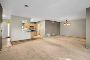 7213 Saukdale Dr, Madison, WI 53717 - Photo 12