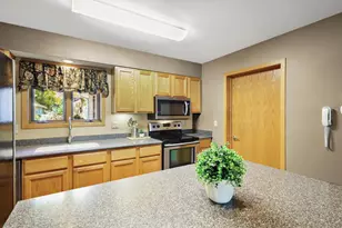 7213 Saukdale Dr, Madison, WI 53717 - Photo 18