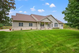 852 Canal Rd, Marshall, WI 53559 - Photo 4