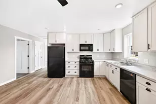 1150 Kamperschroer Wy, Sun Prairie, WI 53590 - Photo 2