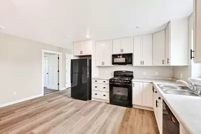 1150 Kamperschroer Way, Sun Prairie, WI 53590 - Photo 8