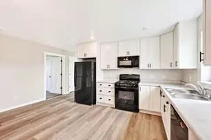 1150 Kamperschroer Wy, Sun Prairie, WI 53590 - Photo 8