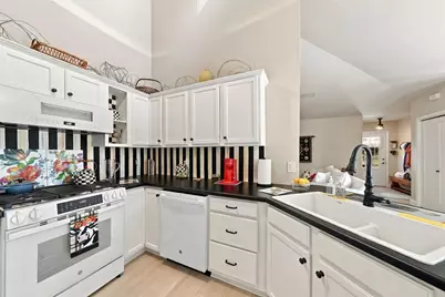 1020 Prospect Avenue #8, Portage, WI 53901 - Photo 12