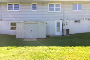202 Sunset Dr, DeForest, WI 53532 - Photo 10