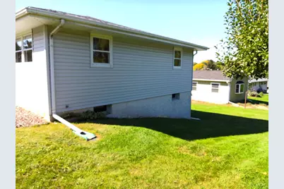202 Sunset Drive, DeForest, WI 53532 - Photo 8