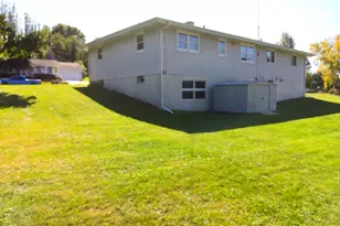 202 Sunset Dr, DeForest, WI 53532 - Photo 6