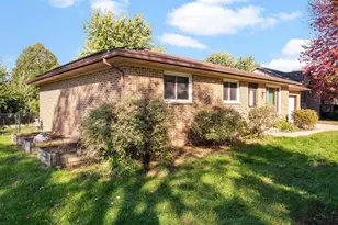 1722 S Thompson Dr, Madison, WI 53716 - Photo 30