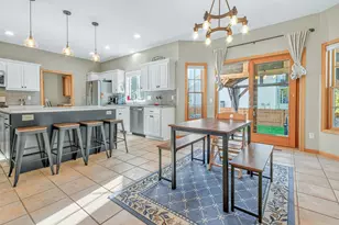 7201 Countrywood Ln, Madison, WI 53719 - Photo 6