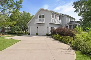 W4292 Red Oak Ct, Mauston, WI 53948 - Photo 2