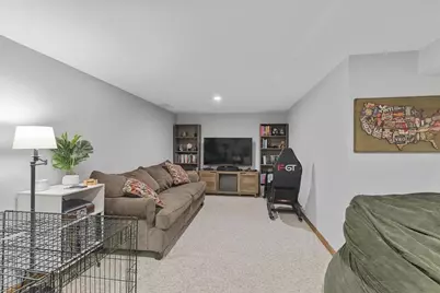 810 Suffolk Drive, Janesville, WI 53546 - Photo 6