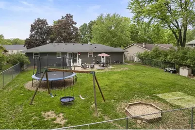 810 Suffolk Drive, Janesville, WI 53546 - Photo 8