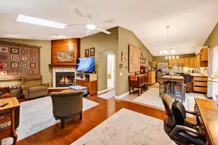 1727 Delaware Dr, Sun Prairie, WI 53590 - Photo 12