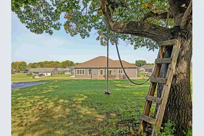 420 Ridgeway Drive, Rio, WI 53960 - Photo 16