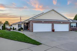 2149 Blue Heron Ct, Stoughton, WI 53589 - Photo 2