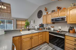2149 Blue Heron Ct, Stoughton, WI 53589 - Photo 8