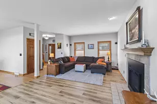 9660 Skyline Dr, Wayne, WI 53002 - Photo 10