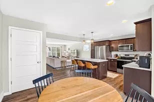 618 Prospect Rd, Waunakee, WI 53597 - Photo 8