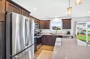 618 Prospect Rd, Waunakee, WI 53597 - Photo 16