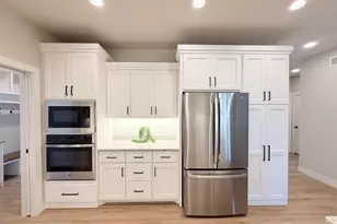 4751 Bellflower Dr, DeForest, WI 53532 - Photo 8