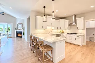 4751 Bellflower Dr, DeForest, WI 53532 - Photo 6