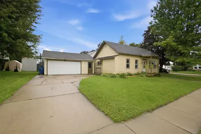 416 W Florence Street, Cambria, WI 53923 - Photo 2