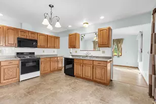 539 Fenton St, Ripon, WI 54971 - Photo 6