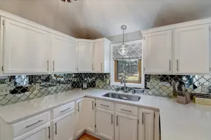 1110 Sunfield St, Sun Prairie, WI 53590 - Photo 16