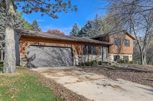 1110 Sunfield St, Sun Prairie, WI 53590 - Photo 4