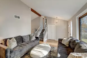 1110 Sunfield St, Sun Prairie, WI 53590 - Photo 10