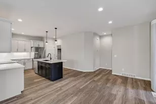 662 Hillcrest Dr, Waunakee, WI 53597 - Photo 16