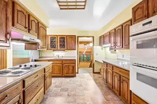 6006 Greentree Rd, Madison, WI 53711 - Photo 14