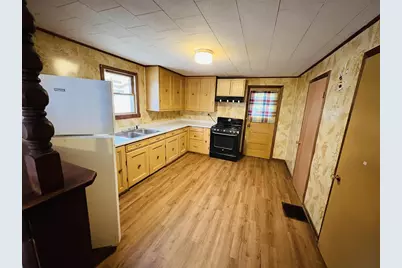 307 N Pearl Street, Janesville, WI 53548 - Photo 4