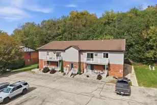 2717 Westview Ct, Cross Plains, WI 53528 - Photo 4