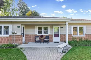 W1147 Lillian St, Green Lake, WI 54941 - Photo 4