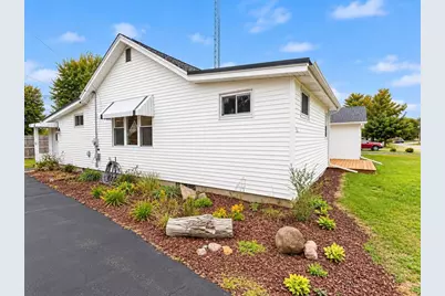 471 N Fulton Street, Princeton, WI 54968 - Photo 2