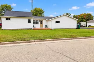 471 N Fulton St, Princeton, WI 54968 - Photo 1
