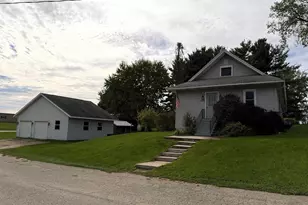 N4047 Metcalf St, Doylestown, WI 53928 - Photo 4