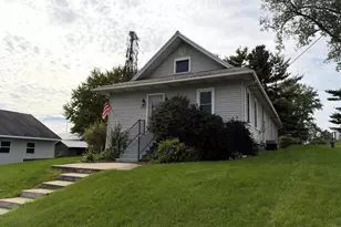 N4047 Metcalf St, Doylestown, WI 53928 - Photo 6