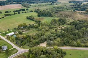 N9529 Monthey Rd, Portage, WI 53901 - Photo 88