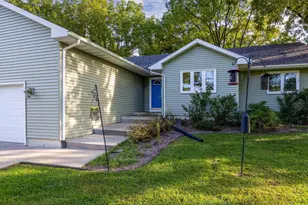 21 Garfield St, Edgerton, WI 53534 - Photo 4