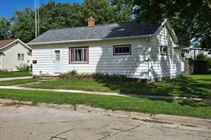 554 Scott St, Ripon, WI 54971 - Photo 2